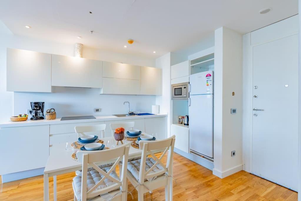 Golden Stones House Sea And Lake View اسطنبول المظهر الخارجي الصورة